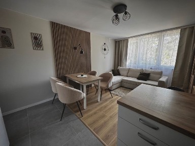 Sprzedam Mieszkanie Al Wolności 45 / 3 pokoje - 45 m2 Nowy Sącz