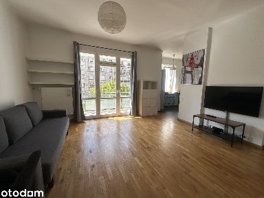 Duża kawalerka przy samej stacji jednorożców
