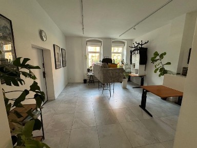 Lokal do wynajecia 74 m Wroclaw + parking lub mieszkanie z odzielnymi pokojami 30 m2
