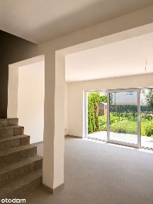 Centrum Łomianek nowoczesny skrajny segment o powierzchni 120 m²