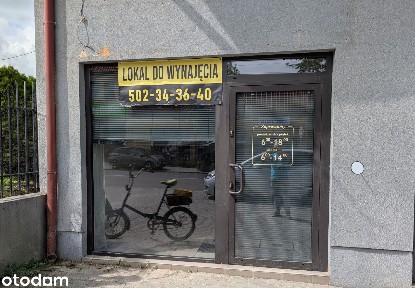 Lokal usługowy na parterze z witryną i parkingiem