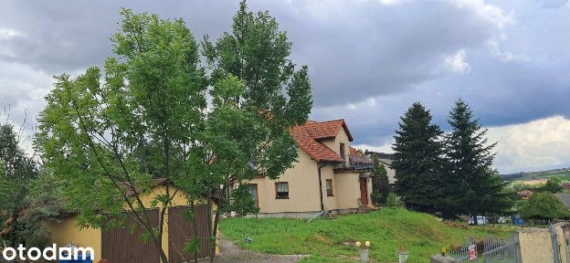 Wolnostojący dom z piwnicą - działka 20 arów