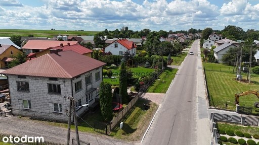 Dom w Łukowej na 32 arowej działce.