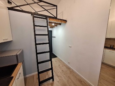 Kawalerka z sypialnią na antresoli w Centrum, Więckowskiego 46