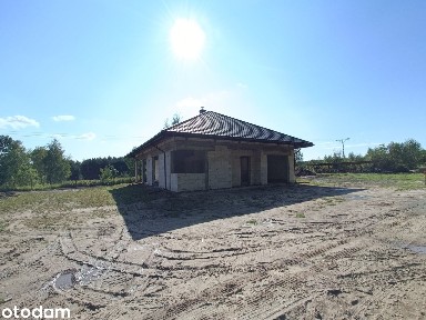 Dom parterowy z garażem 1-stanowiskowym na 8-arowej działce