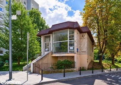 Wolnostojący budynek 65,8 m² z witryną | Metro