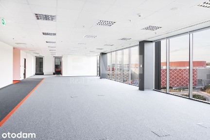 Lokal biurowy z częścią laboratoryjną!
