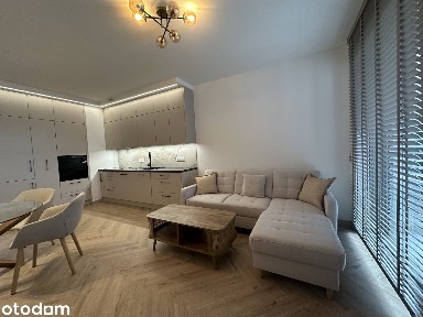 PanoramiQa- klimatyzowany apartament 3-pokojowy z garderobą i loggią