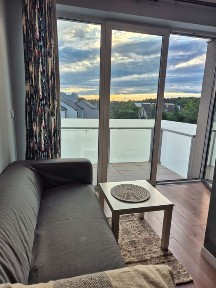 Kawalerka z pół otwartą dodatkową sypialnią i balkon