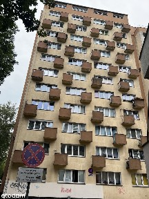 Kawalerka 25,54m z balkonem w centrum do remontu