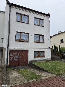 Dom bliźniak z garażem w spokojnej lokalizacji