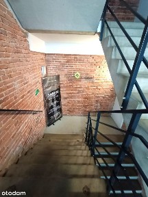 Szkoła muzyczna* studio nagrań* zajęcia muzyczne* biurowiec*Tęczowa