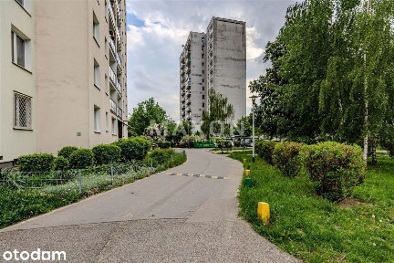 Goławicka | Loggia | Blisko metra