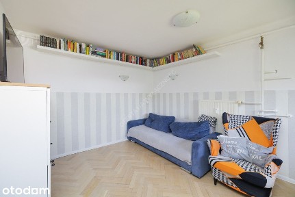 2 pokoje 27m2+8m2 dodatkowej przestrzeni.