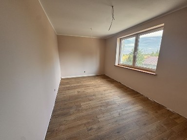 Wynajmę dom 180 m2 - 6 pokojów