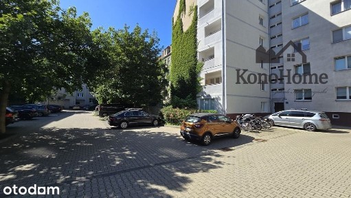 M2 centrum Poznania ul. Karmelicka przy AWF
