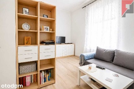 Ul. Poznańska: 32 m² w centrum + parking