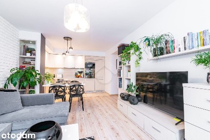 3 pokoje, duży balkon, garaż, tramwaj 150m, blisko Biedronka, Żabka