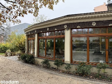 Na sprzedaż budynek komercyjny o pow. 660 m2 w centrum miasta