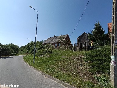 DOM W SĄSIEDZTWIE LASU I RZEKI