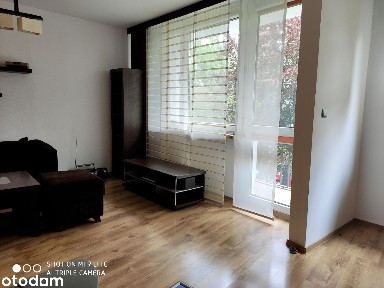 3 pokoje/ pierwsze piętro/ balkon/ ul. Sternicza