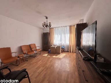 Mieszkanie przy stacji metra z balkonem, parking