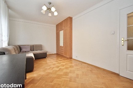 Mieszkanie w Ursusie - balkon i wyposażenie.