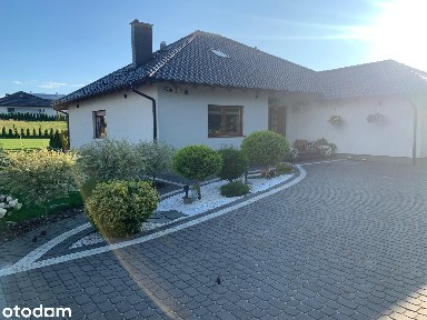 Dom wolnostojący z garażem i piwnicą w pięknej okolicy
