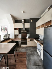 Przestronne 2 pokoje w centrum, super skomunikowane