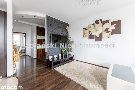3 pok. z balkonem i 2 miejscami w hali garażowej