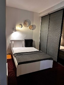 REZERWACJA DO 29.08 -Do wynajęcia - kamienica, ul. Cypriana Kamila Norwida 9, Katowice (dzielnica Koszutka/Józefowiec) Powierzchnia: 33 m²