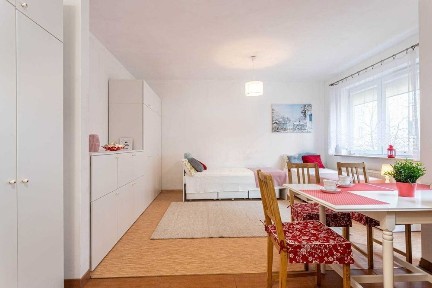 Duża kawalerka dla 2 osób blisko Centrum Koneser, Metro Dworzec Wileński / Studio - flat for 2 people