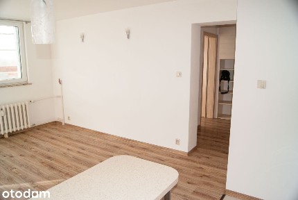 Wynajmę jasne mieszkanie w centrum Raciborza z balkonem przy rynku 35m