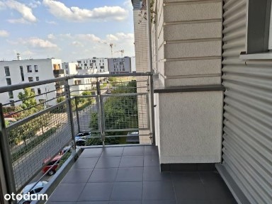 Nowe, przyjemne. balkon, komórka, bez garażu.