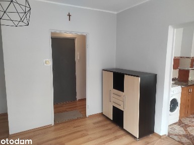 30,9 m2. Do zamieszkania. 1 piętro.