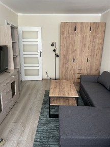 Kawalerka 27,8 m2 na rynku w Dzierżoniowie. Akceptujemy zwierzaki.