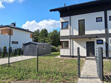 nowy dom Kanalizacja miejska wszystkie media ładna działka właściciel