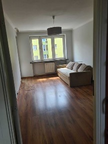 Wynajmę mieszkanie na Wieniawie, ul.Puławska, 3 pokoje, blisko uczelni.