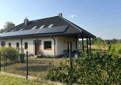 Piękny dom z ogrodem w spokojnej okolicy!