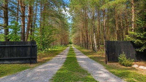 Dom 6 pokoi z piękną działką 1,06ha w otulinie lasu
