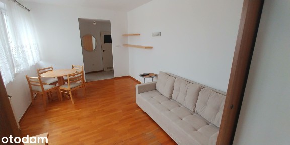 **Przestronne 2 pokoje Metro Wierzbno/Spacious 1-bed**