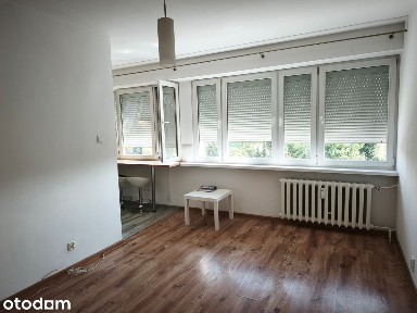 2 pokojowe mieszkanie, częściowo umeblowane, niski blok, os. V