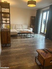 Dwupoziomowe, przestronne mieszkanie na Klecinie