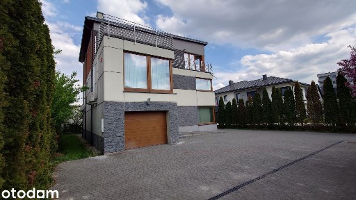 Nowoczesny budynek Piaseczno granica Warszawa Puławska Premium 3piętra