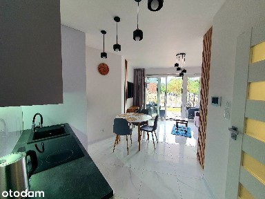Studio w Apartamentowcu z ogródkiem i pryw. plażą