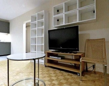 4 pokoje w centrum - Grzybowska 9, kilka minut od metra Rondo ONZ. BRAK PROWIZJI
