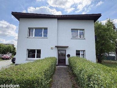 Dom dwukondygnacyjny 185 m² na działce 1336 m²