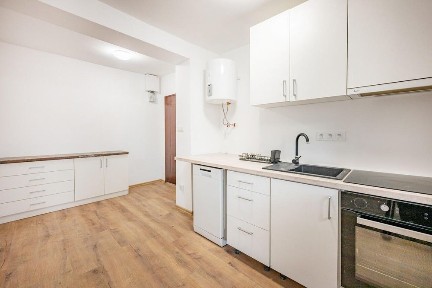Mieszkanie dwupokojowe plus garderoba - 40 m2 po remoncie ul. Siemieńskiego