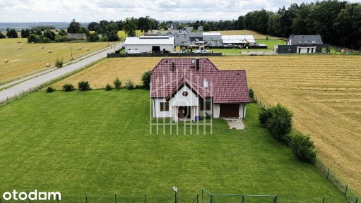Przestronny dom w Leźnie - działka 2033 m2!