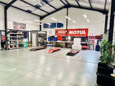 Powierzchnia, showroom, nagrywanie filmów, rolek, youtube, instagram, tiktok, studio, szkolenia, prezentacje, reklamy, event, industrial, auto, moto